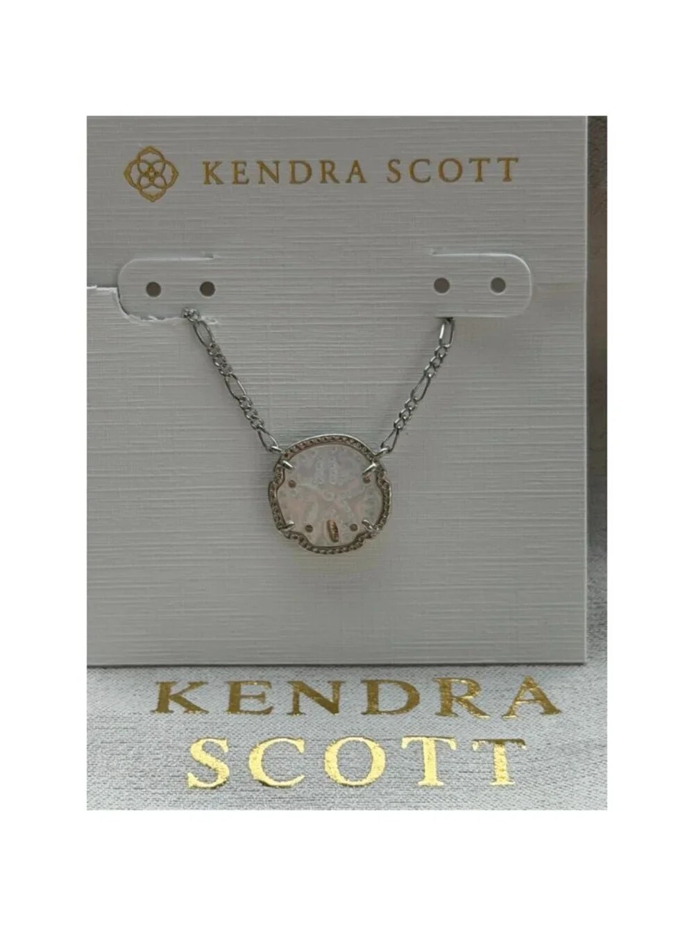 Kendra Scott pendant necklace